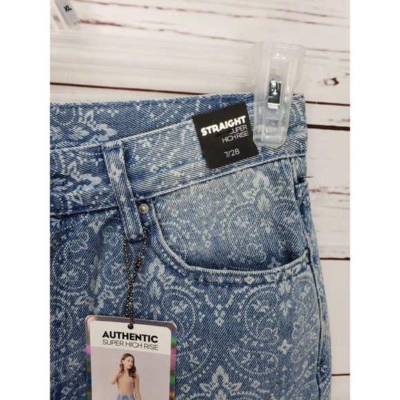 Simple Society Super High Rise Straight Leg Paisley Pattern Jeans Junior's 7 - Picture 9 of 12